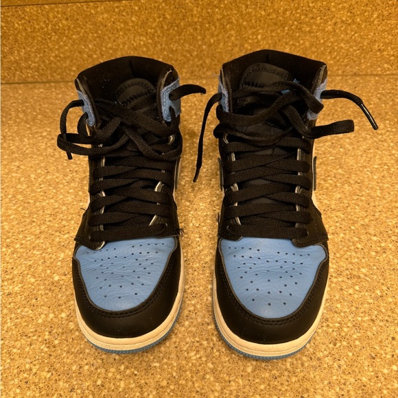 AIR JORDAN 1 RETRO HIGH OG GS- University Blue/Black/White - Picture 3 of 5